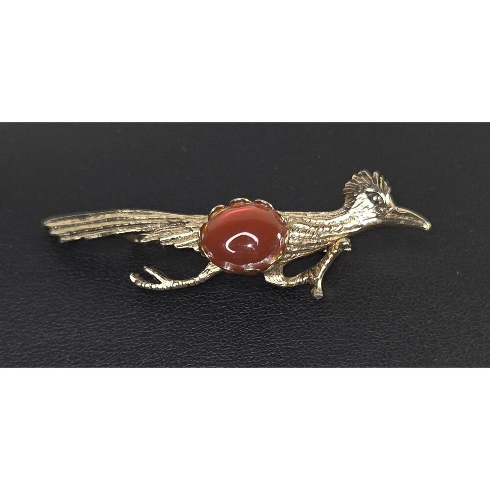 Roadrunner Gold Tone Red Stone Center